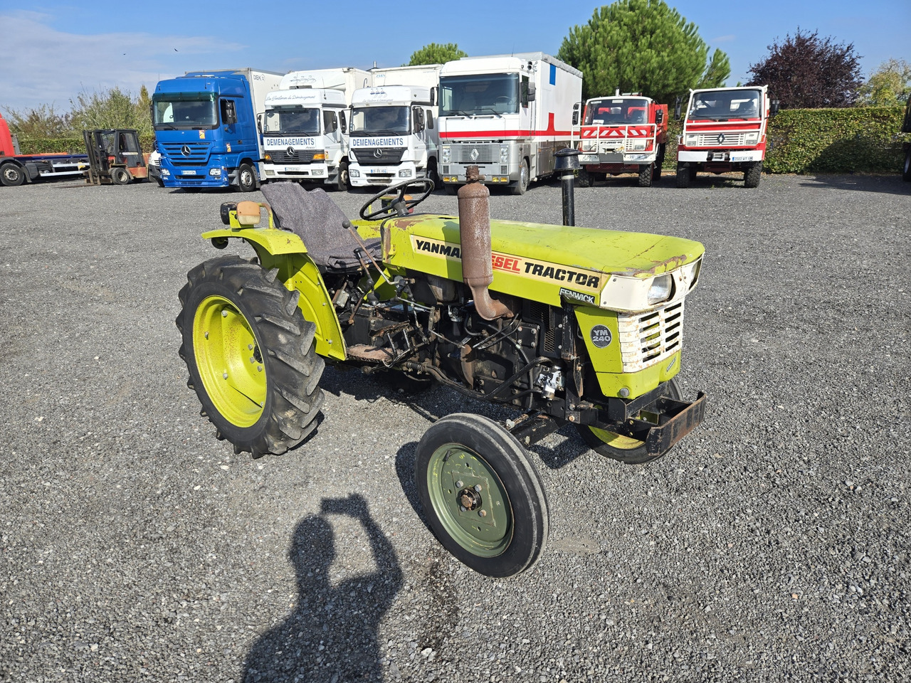 Yanmar YM240 - Traktor kompak: gambar 2 Yanmar YM240 - Traktor kompak: gambar 2