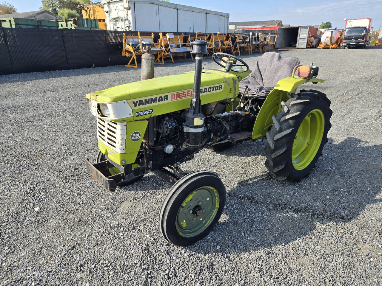 Yanmar YM240 - Traktor kompak: gambar 3 Yanmar YM240 - Traktor kompak: gambar 3