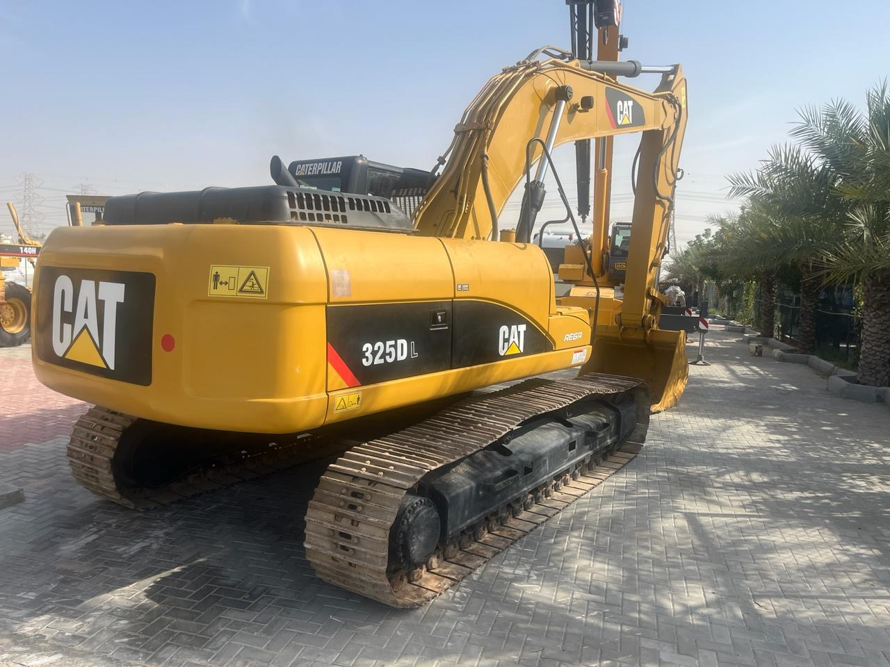 Leasing CATERPILLAR 325DL CATERPILLAR 325DL: gambar 17 Leasing CATERPILLAR 325DL CATERPILLAR 325DL: gambar 17