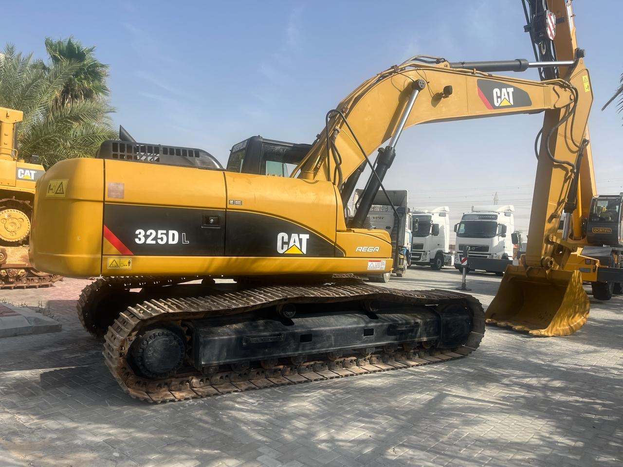 CATERPILLAR 325DL - Ekskavator perayap: gambar 1 CATERPILLAR 325DL - Ekskavator perayap: gambar 1