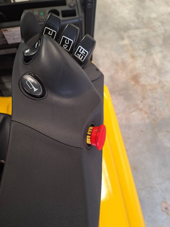 Forklift listrik Yale ERP 16 VT: gambar 6 Forklift listrik Yale ERP 16 VT: gambar 6