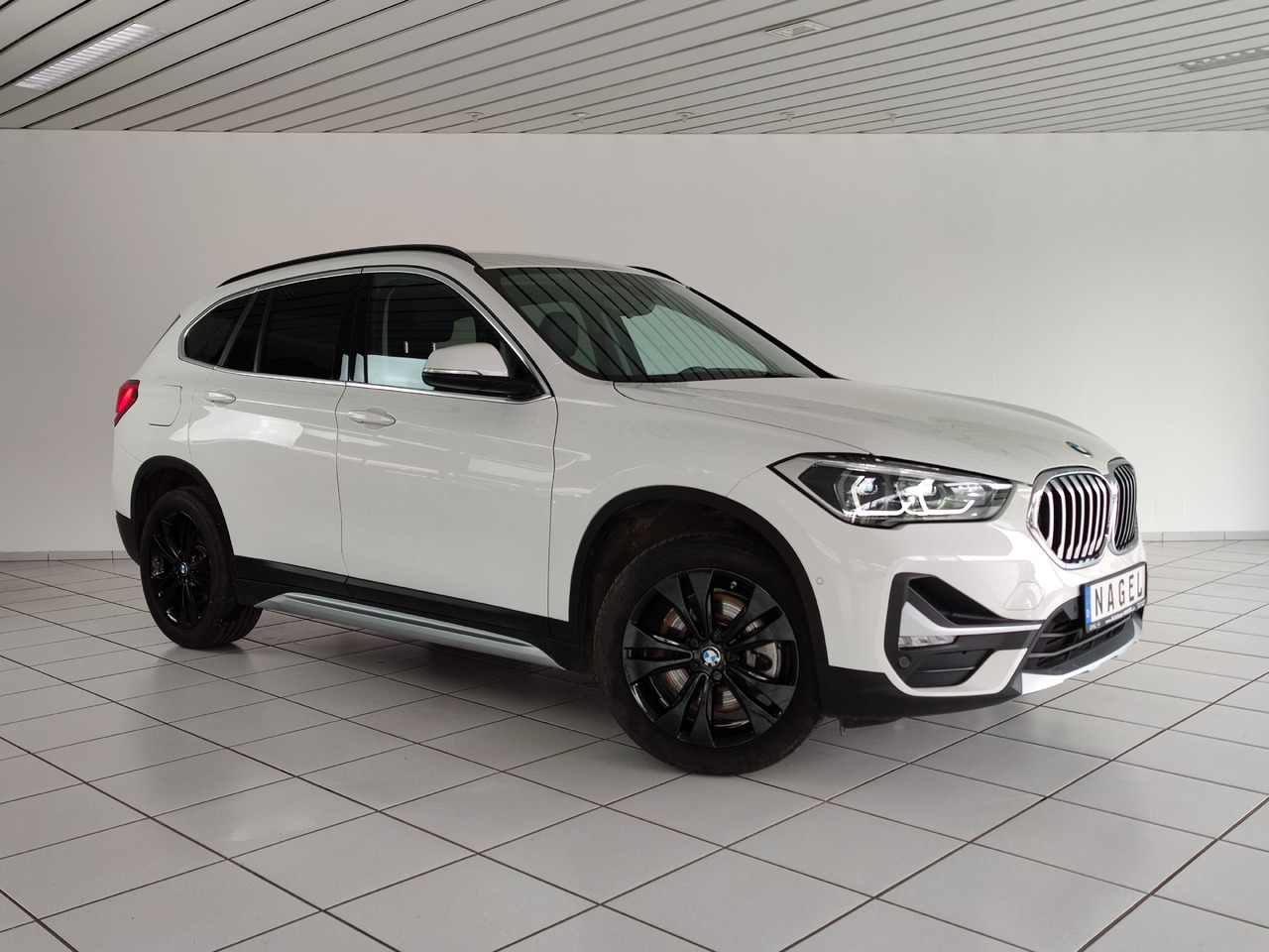 BMW X1 xDrive 20 i xLine Navi Rükam Leder DAB - Mobil SUV: gambar 2 BMW X1 xDrive 20 i xLine Navi Rükam Leder DAB - Mobil SUV: gambar 2