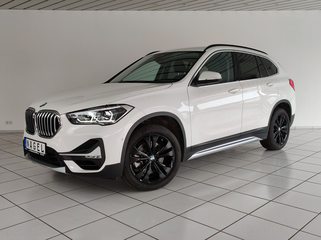 BMW X1 xDrive 20 i xLine Navi Rükam Leder DAB - Mobil SUV: gambar 1 BMW X1 xDrive 20 i xLine Navi Rükam Leder DAB - Mobil SUV: gambar 1