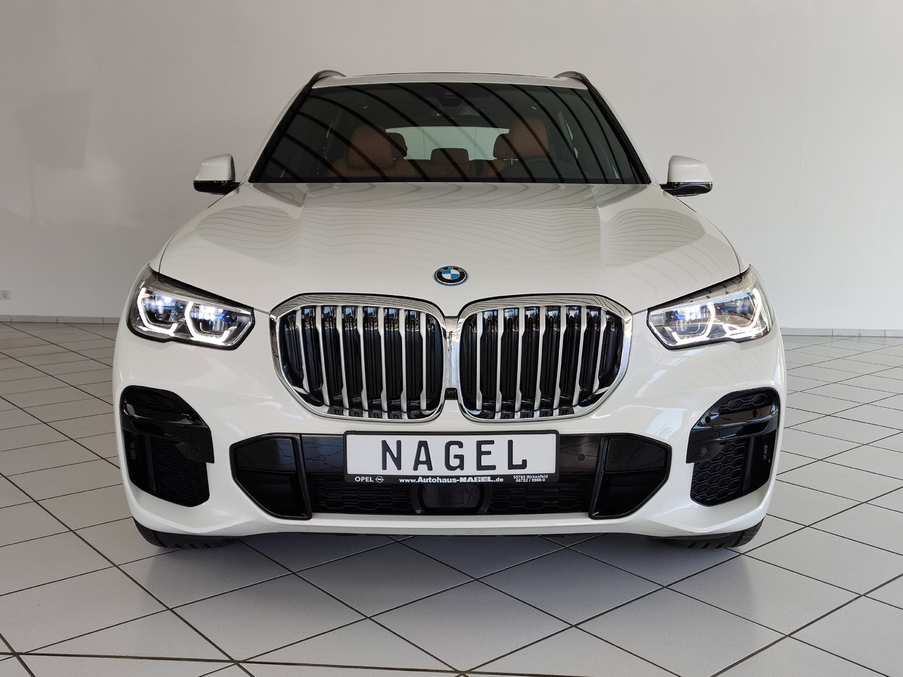 BMW X5 xDrive 45 e M Sport HiFi HUD Pano Leder Laser - Mobil SUV: gambar 5 BMW X5 xDrive 45 e M Sport HiFi HUD Pano Leder Laser - Mobil SUV: gambar 5