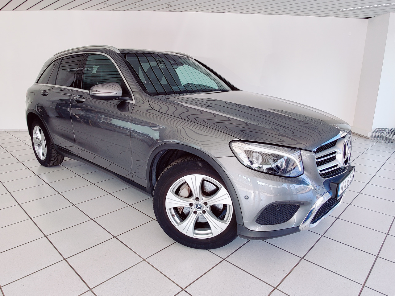 Mercedes-Benz GLC 220 d 4Matic AHK Navi RüKam SHZ - Mobil SUV: gambar 3 Mercedes-Benz GLC 220 d 4Matic AHK Navi RüKam SHZ - Mobil SUV: gambar 3