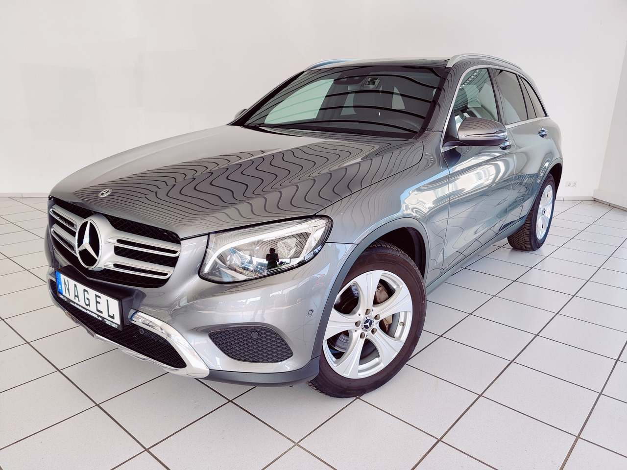 Mercedes-Benz GLC 220 d 4Matic AHK Navi RüKam SHZ - Mobil SUV: gambar 1 Mercedes-Benz GLC 220 d 4Matic AHK Navi RüKam SHZ - Mobil SUV: gambar 1