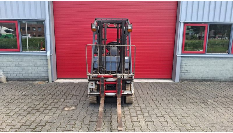 Toyota 7FBMF18 - Forklift listrik: gambar 5 Toyota 7FBMF18 - Forklift listrik: gambar 5