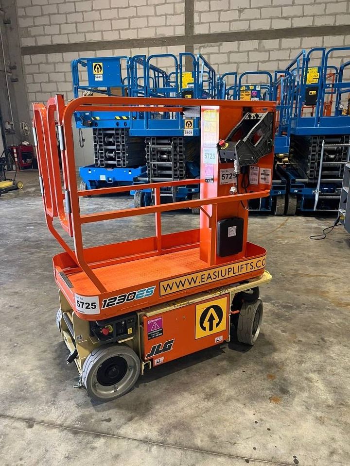 JLG 1230 ES - Lift tiang vertikal: gambar 2 JLG 1230 ES - Lift tiang vertikal: gambar 2