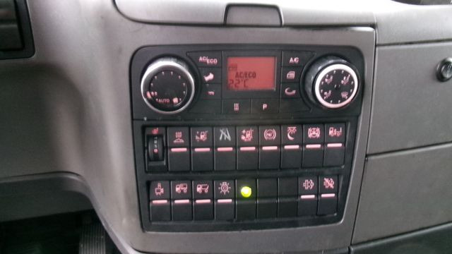 Truk berpendingin MAN TGX 18.360 4x2LL Euro 6, Thermoking T600R, LDBW,: gambar 15 Truk berpendingin MAN TGX 18.360 4x2LL Euro 6, Thermoking T600R, LDBW,: gambar 15