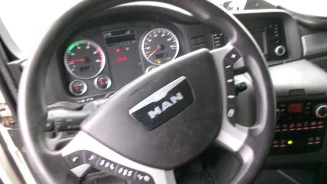 Truk berpendingin MAN TGX 18.360 4x2LL Euro 6, Thermoking T600R, LDBW,: gambar 13 Truk berpendingin MAN TGX 18.360 4x2LL Euro 6, Thermoking T600R, LDBW,: gambar 13