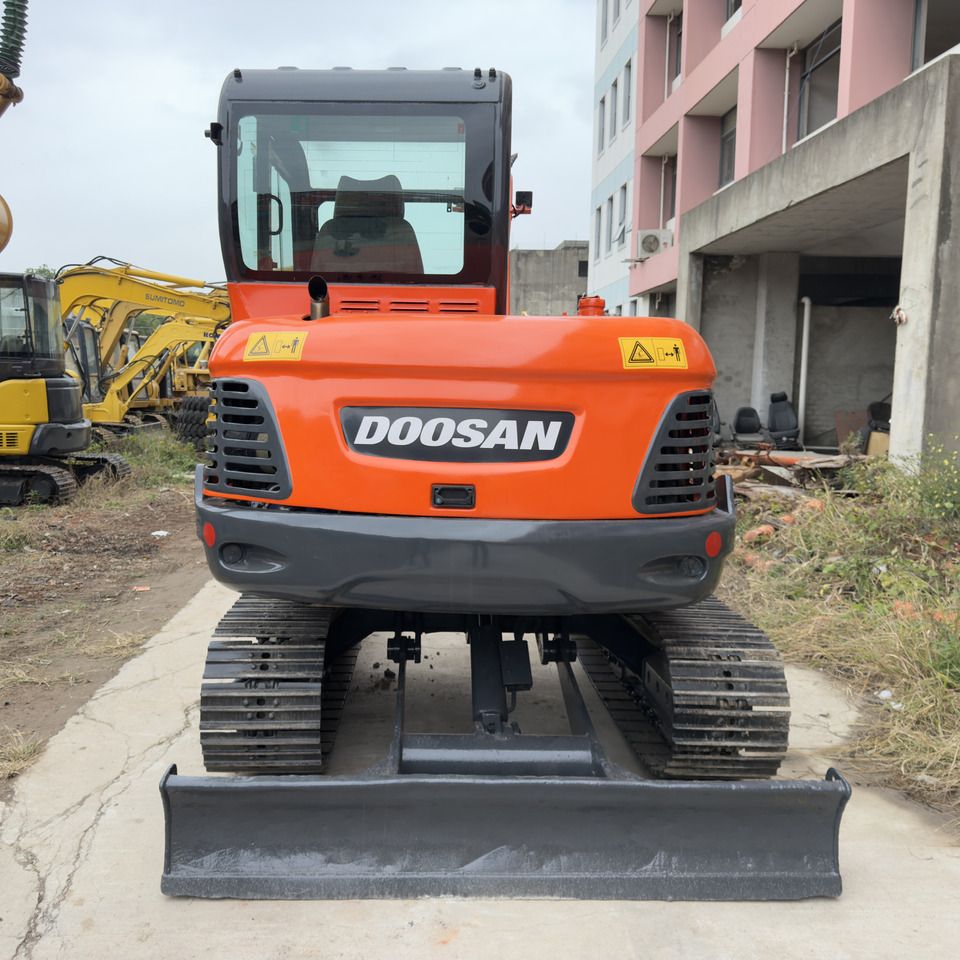 DOOSAN DX60-9 - Ekskavator mini: gambar 2 DOOSAN DX60-9 - Ekskavator mini: gambar 2