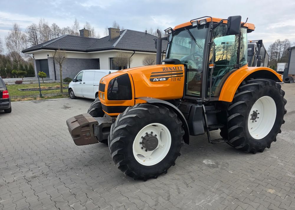 Renault 715 - Traktor: gambar 1 Renault 715 - Traktor: gambar 1