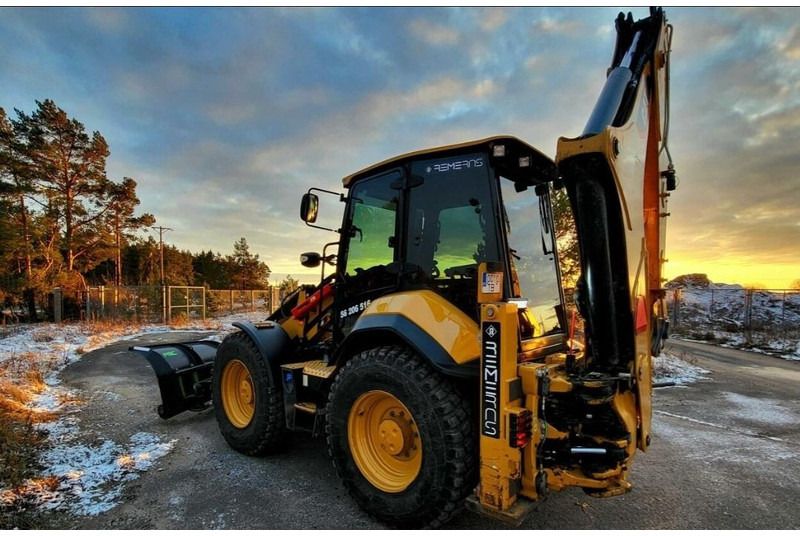 Caterpillar 444F2 - Backhoe loader: gambar 4 Caterpillar 444F2 - Backhoe loader: gambar 4