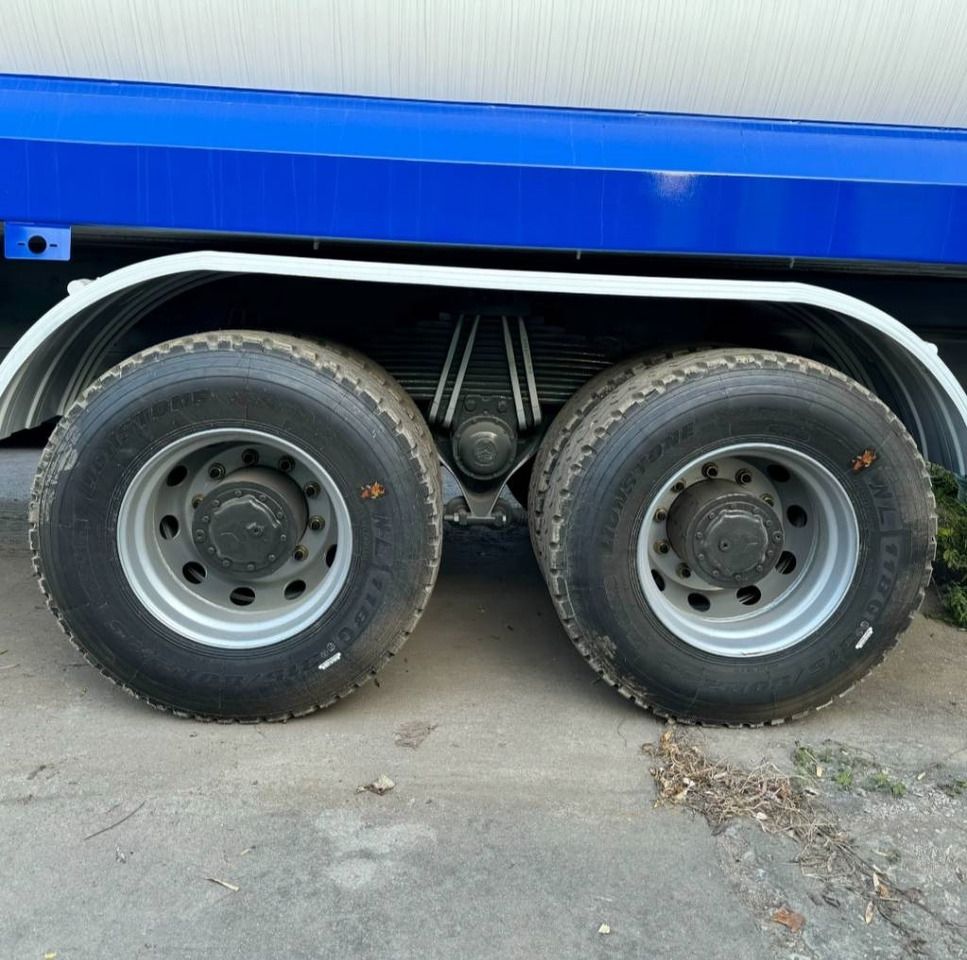 Howo 371 - Truk vakum: gambar 5 Howo 371 - Truk vakum: gambar 5