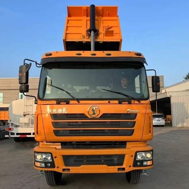 Shacman F 3000 - Truk jungkit: gambar 1 Shacman F 3000 - Truk jungkit: gambar 1