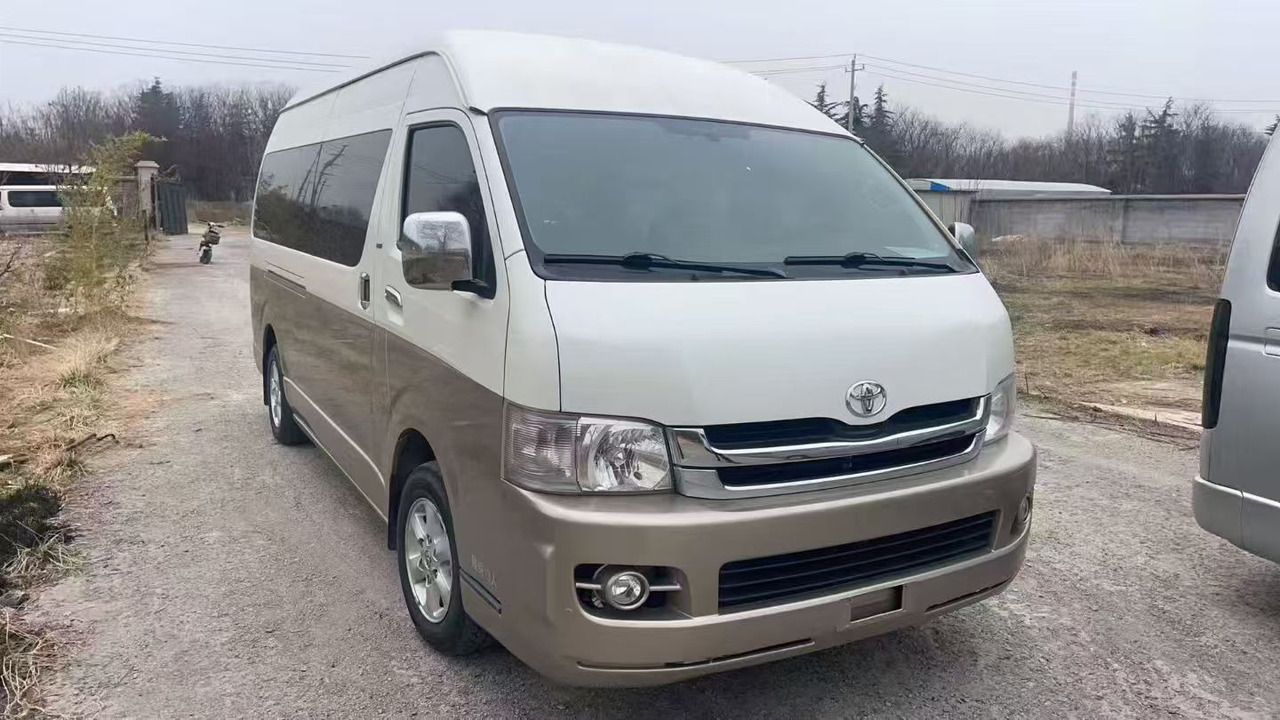 TOYOTA HIACE - Van penumpang: gambar 1 TOYOTA HIACE - Van penumpang: gambar 1