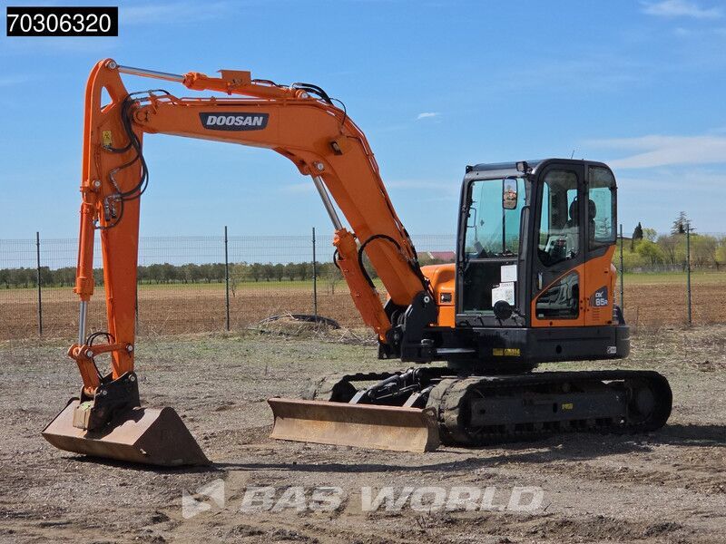 Doosan DX85 R-3 A/C - 3 Cucharas - Ekskavator mini: gambar 2 Doosan DX85 R-3 A/C - 3 Cucharas - Ekskavator mini: gambar 2