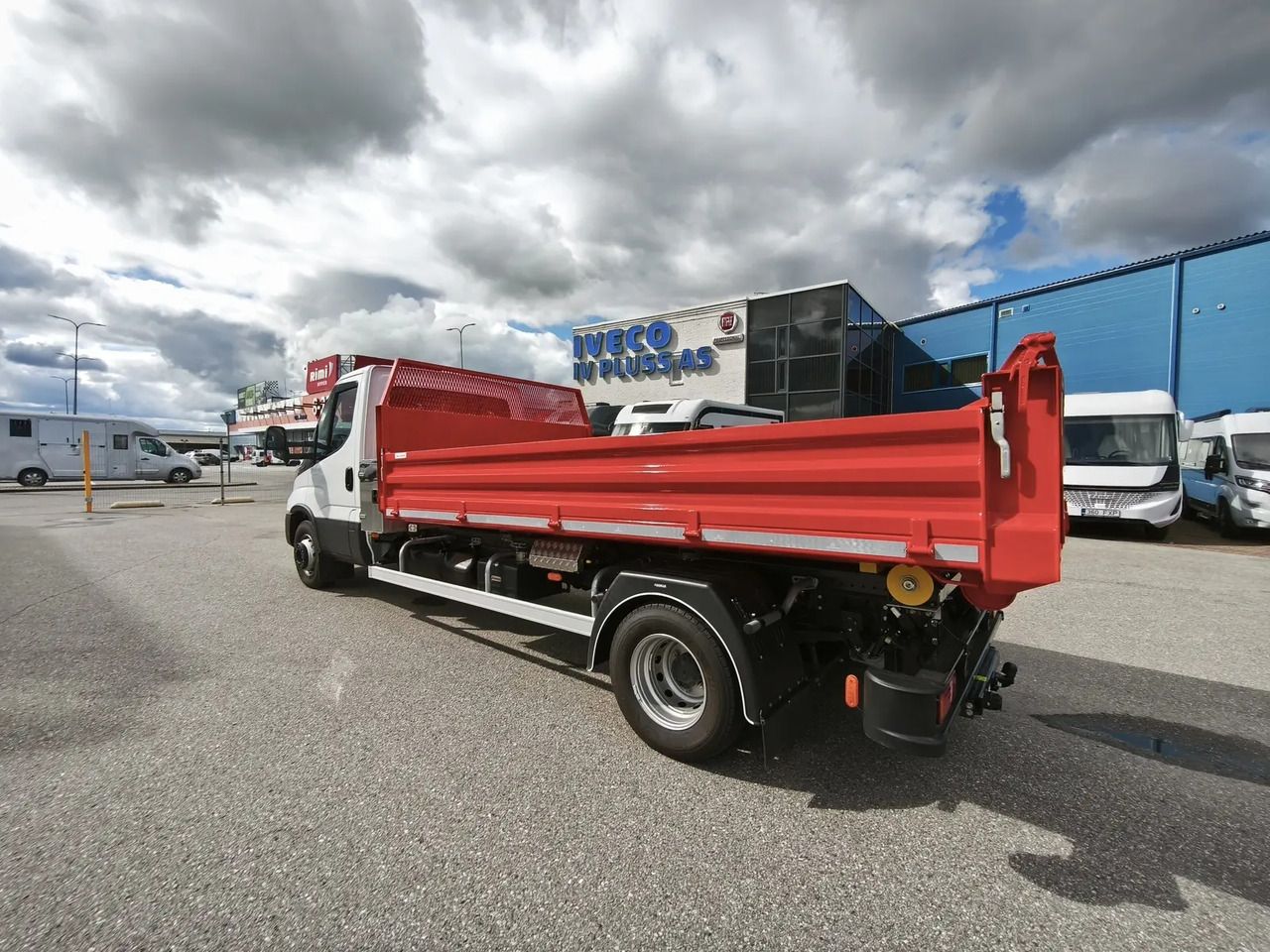 IVECO Daily 70C18H hook lift - Hook lift: gambar 5 IVECO Daily 70C18H hook lift - Hook lift: gambar 5