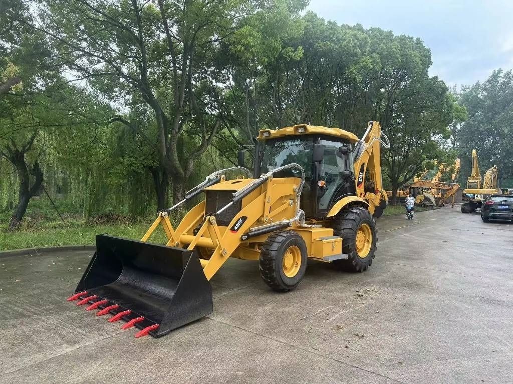 CAT 420F - Backhoe loader: gambar 2 CAT 420F - Backhoe loader: gambar 2