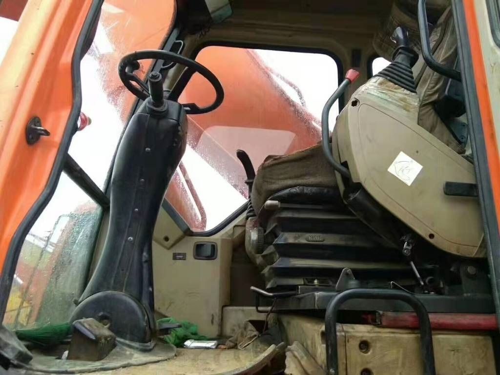 Doosan DH210W-7 - Ekskavator roda: gambar 3 Doosan DH210W-7 - Ekskavator roda: gambar 3