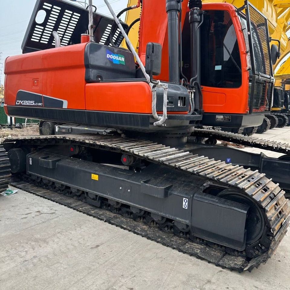Doosan DX225LC-9C - Ekskavator perayap: gambar 2 Doosan DX225LC-9C - Ekskavator perayap: gambar 2