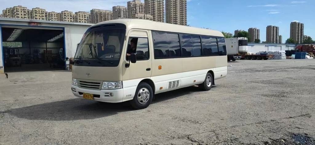 Toyota Coaster Bus - Bus mini, Van penumpang: gambar 2 Toyota Coaster Bus - Bus mini, Van penumpang: gambar 2