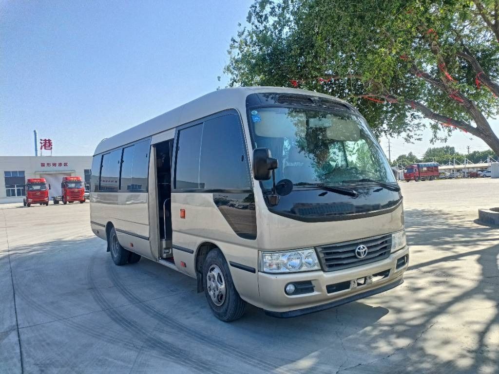 Toyota Coaster Bus - Bus mini, Van penumpang: gambar 2 Toyota Coaster Bus - Bus mini, Van penumpang: gambar 2