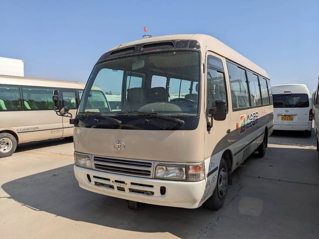 Toyota Coaster Bus - Bus mini, Van penumpang: gambar 1 Toyota Coaster Bus - Bus mini, Van penumpang: gambar 1