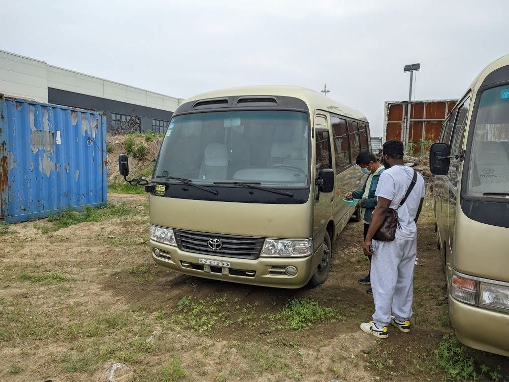 Toyota Coaster Bus - Bus mini, Van penumpang: gambar 2 Toyota Coaster Bus - Bus mini, Van penumpang: gambar 2