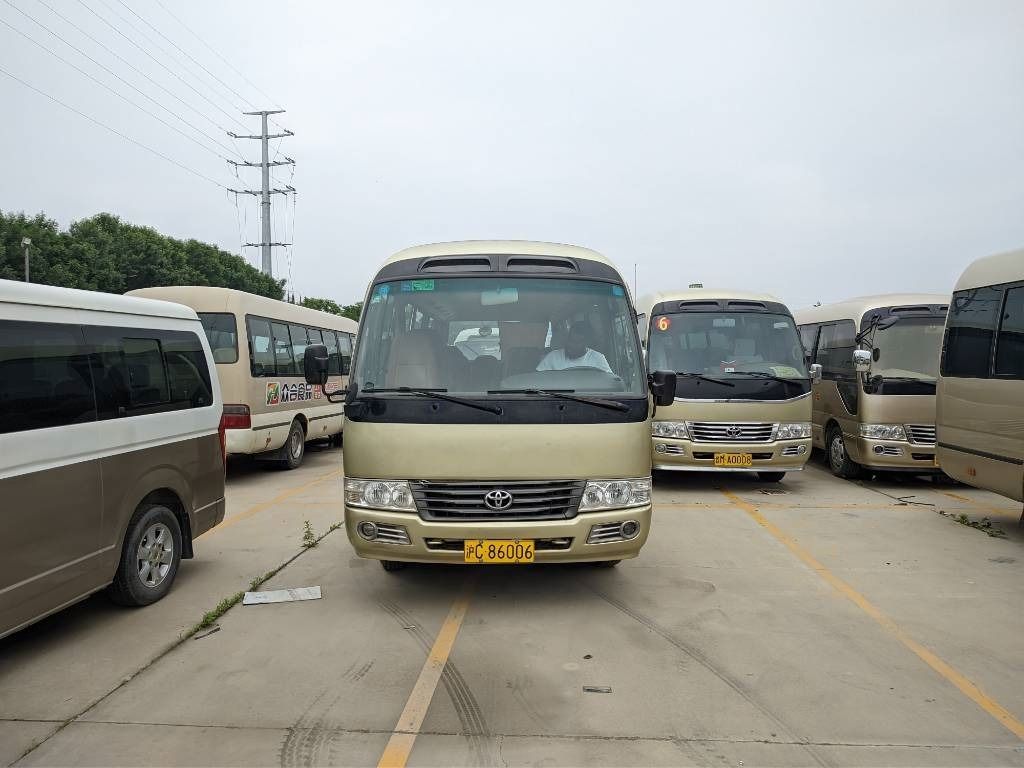 Toyota Coaster Bus - Bus mini, Van penumpang: gambar 3 Toyota Coaster Bus - Bus mini, Van penumpang: gambar 3