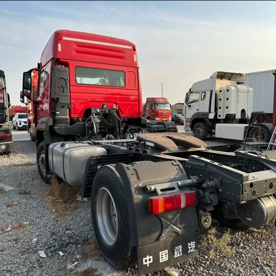 Howo 371 6x4 - Tractor head: gambar 3 Howo 371 6x4 - Tractor head: gambar 3