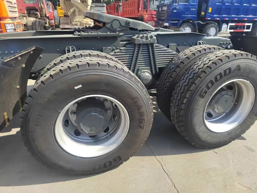 Howo 420 6x4 - Tractor head: gambar 4 Howo 420 6x4 - Tractor head: gambar 4