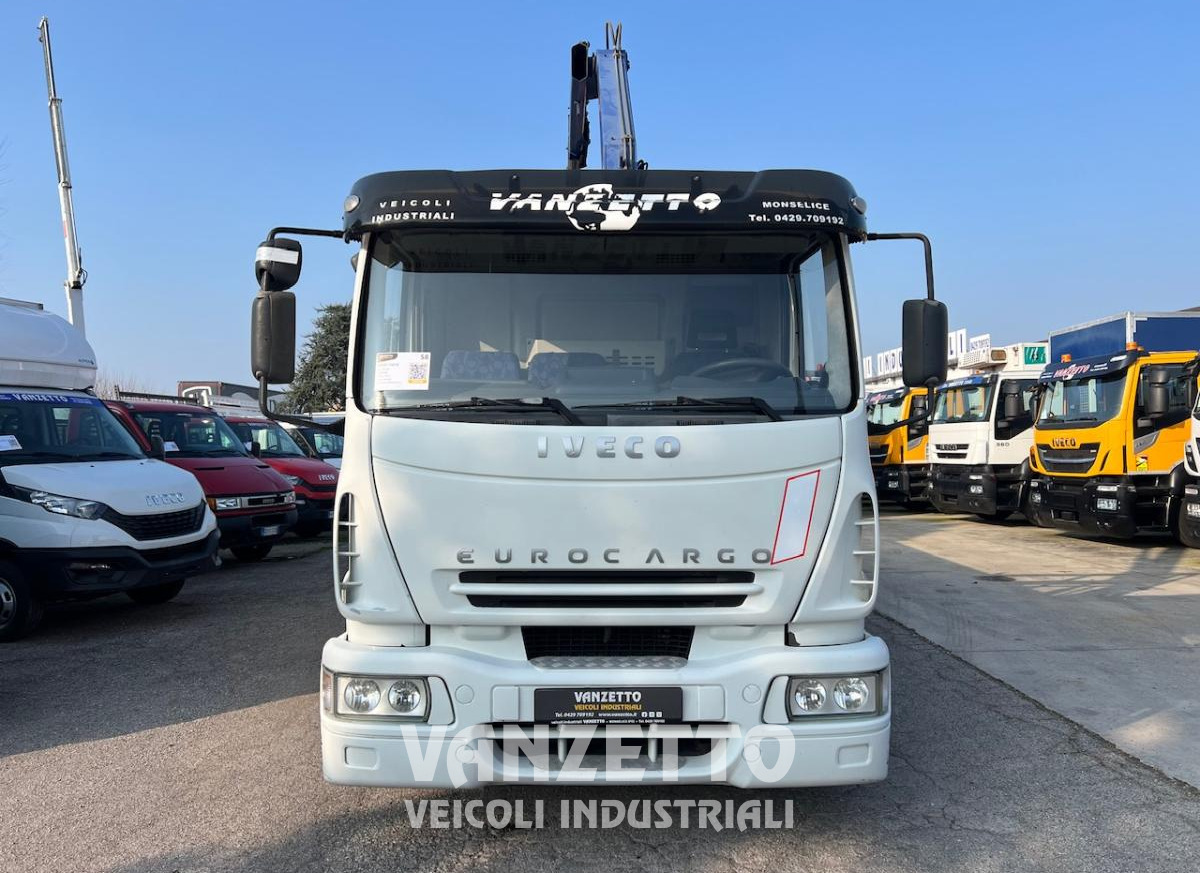 IVECO 120E18 EUROCARGO - Truk flatbed, Truk derek: gambar 2 IVECO 120E18 EUROCARGO - Truk flatbed, Truk derek: gambar 2
