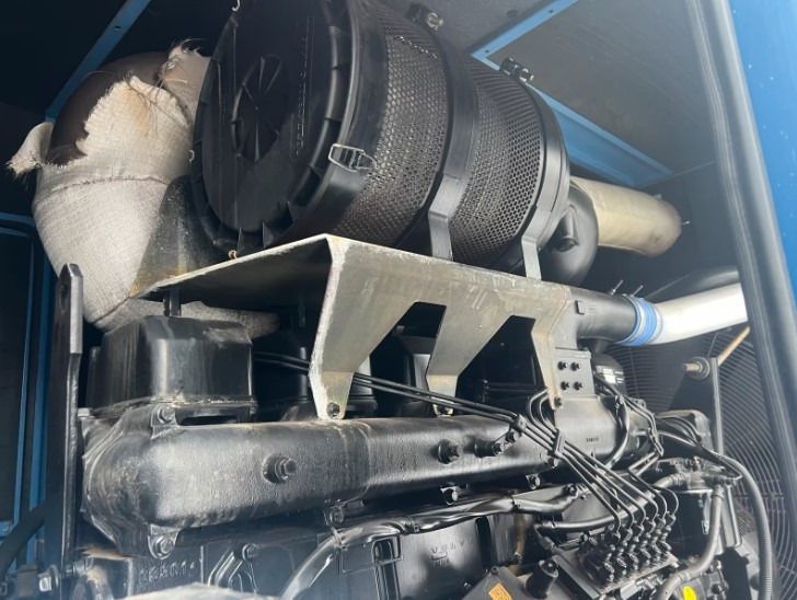 SDMO 550 KVA Volvo Notstromaggregat 440KW Generator Stromaggregat - Genset: gambar 3 SDMO 550 KVA Volvo Notstromaggregat 440KW Generator Stromaggregat - Genset: gambar 3