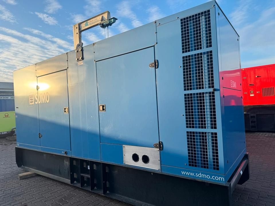 SDMO Notstromaggregat 550 KVA Stromerzeuger Generator 440 KW - Genset: gambar 1 SDMO Notstromaggregat 550 KVA Stromerzeuger Generator 440 KW - Genset: gambar 1