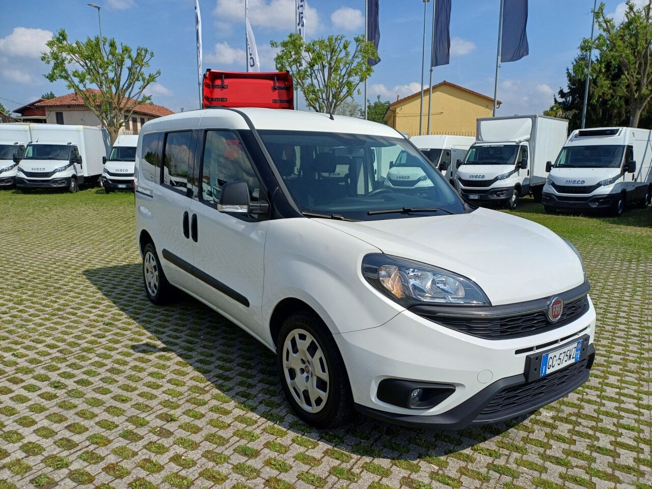 FIAT DOBLO 5 POSTI - Van penumpang: gambar 4 FIAT DOBLO 5 POSTI - Van penumpang: gambar 4
