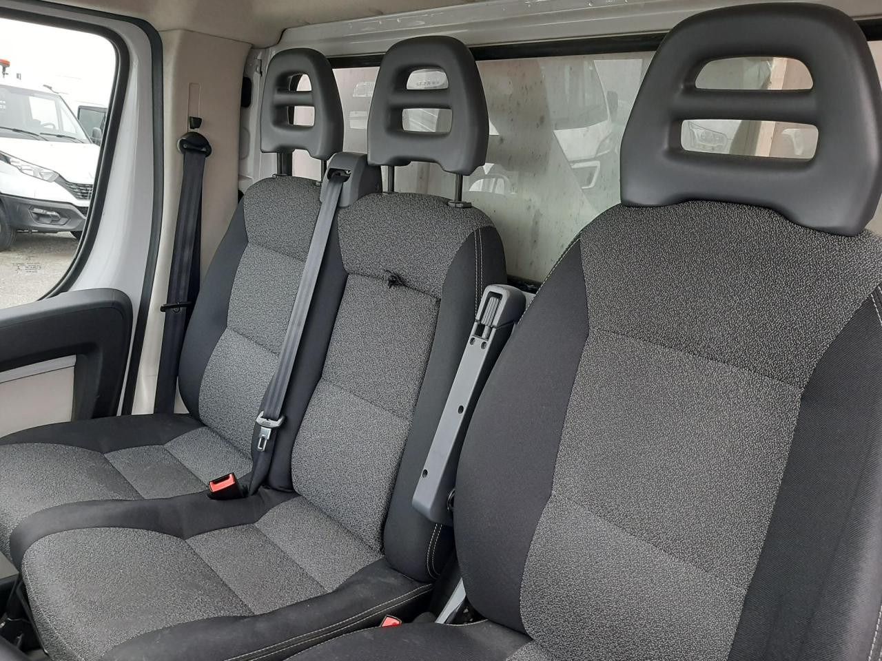 Van berpendingin FIAT DUCATO: gambar 12 Van berpendingin FIAT DUCATO: gambar 12