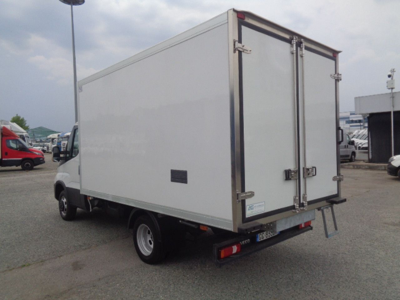 IVECO DAILY 35C16 - Van berpendingin: gambar 3 IVECO DAILY 35C16 - Van berpendingin: gambar 3