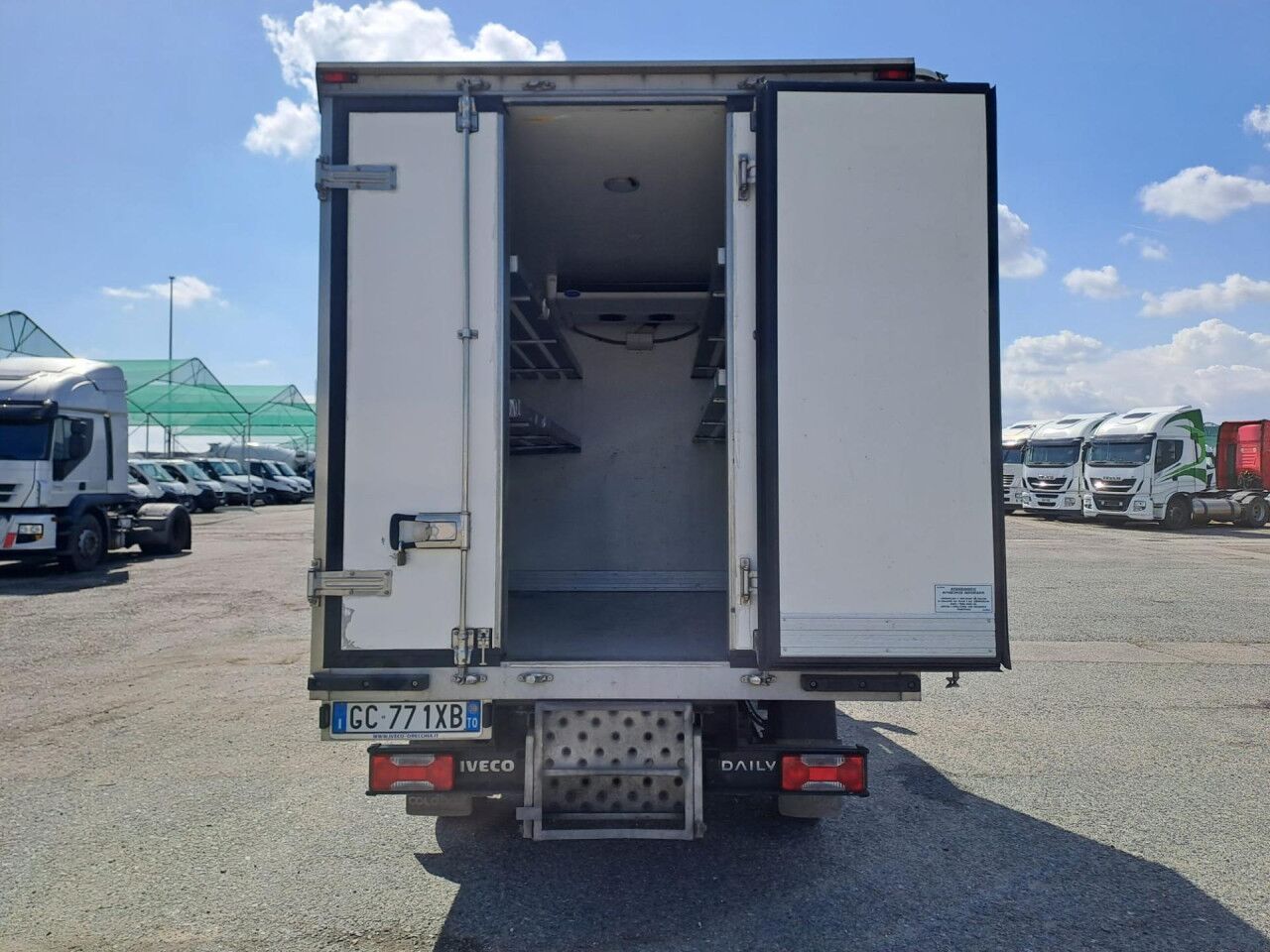 IVECO DAILY 35S12 - Van berpendingin: gambar 2 IVECO DAILY 35S12 - Van berpendingin: gambar 2