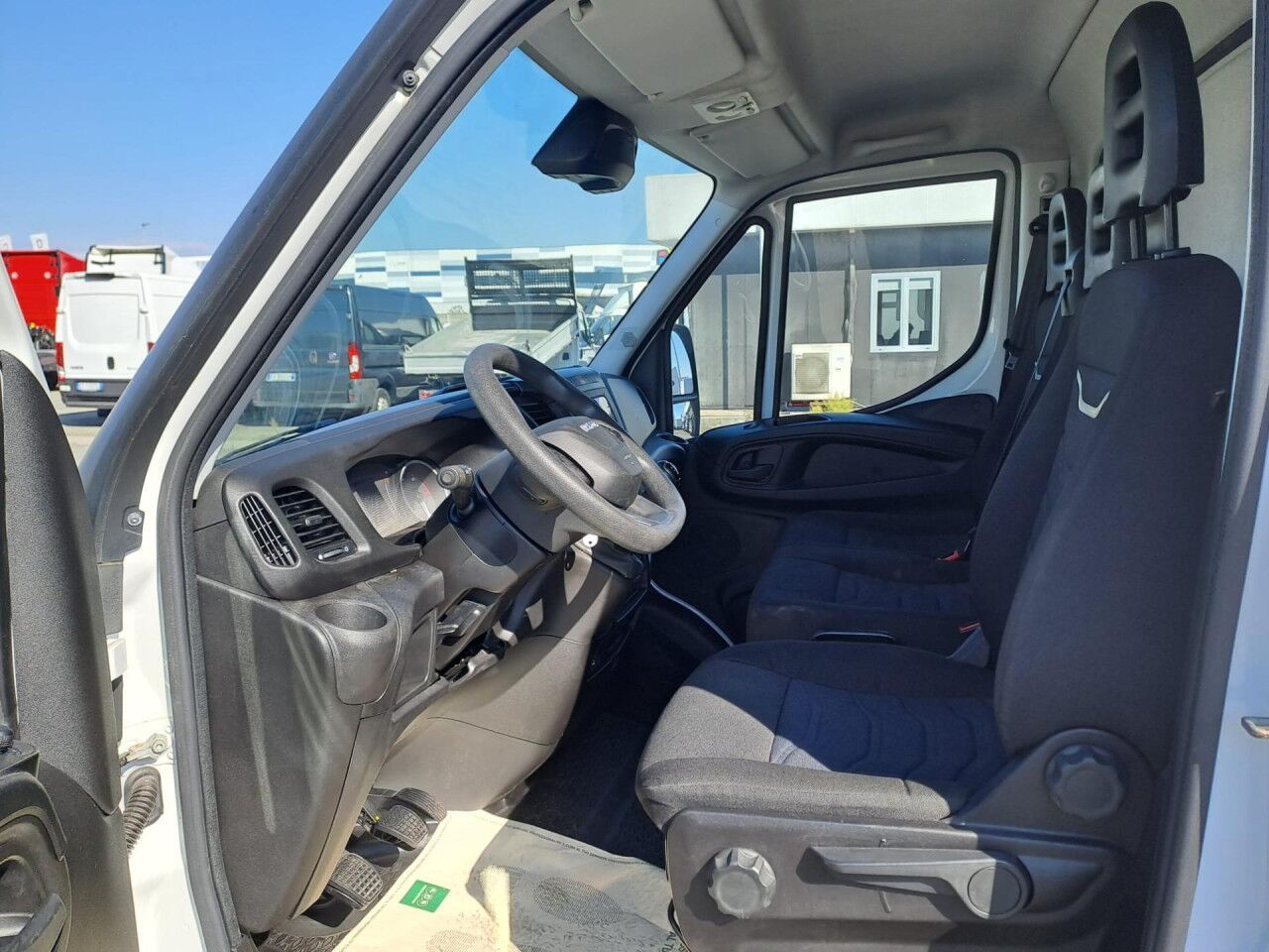 IVECO DAILY 35S16 - 4100 - Van box: gambar 4 IVECO DAILY 35S16 - 4100 - Van box: gambar 4