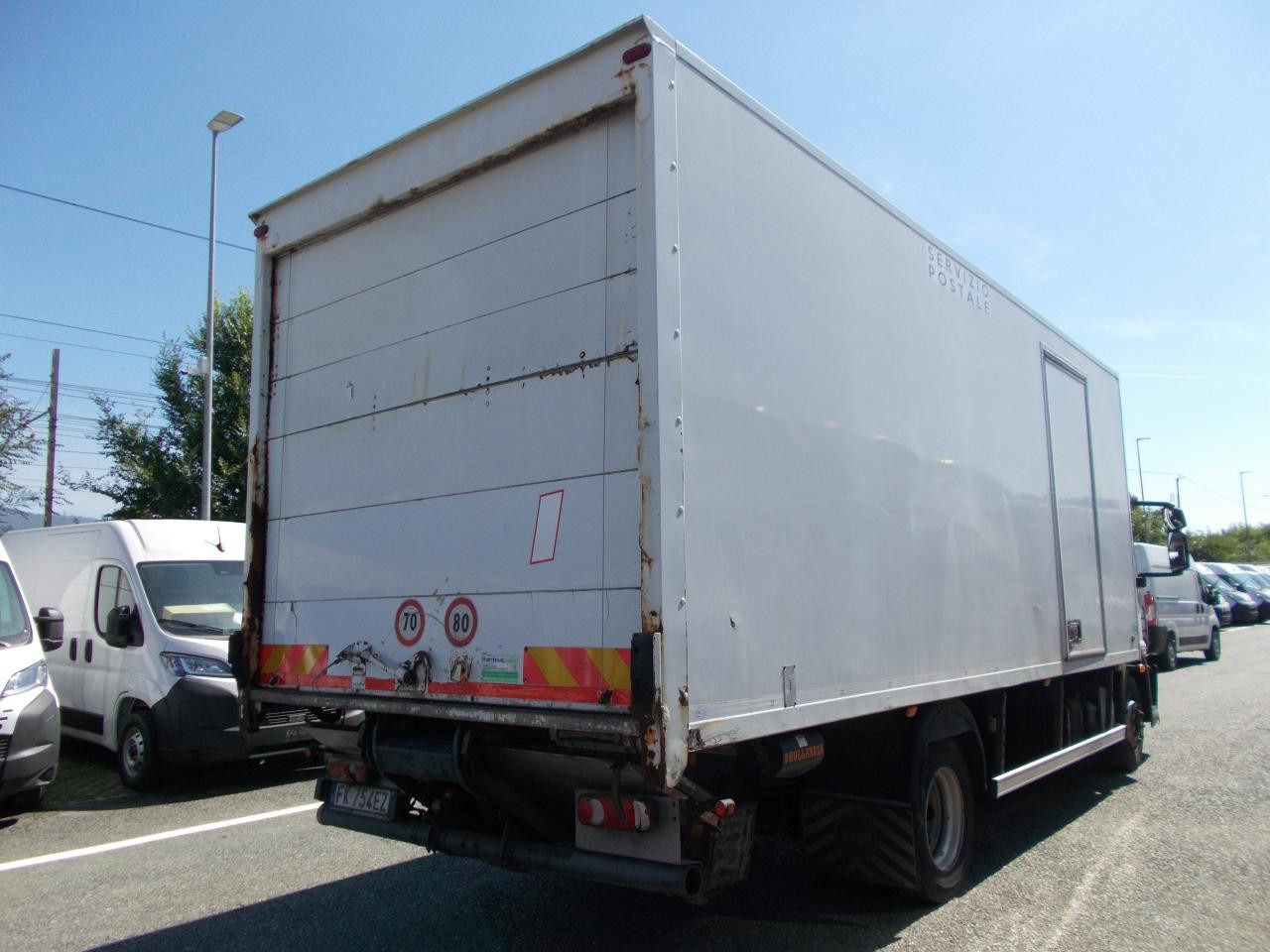 IVECO EUROCARGO ML120E18 - Truk box: gambar 3 IVECO EUROCARGO ML120E18 - Truk box: gambar 3