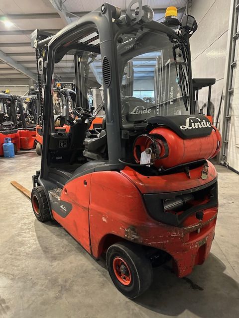 Linde H20T-01 .semi-cabine - Forklift LPG: gambar 2 Linde H20T-01 .semi-cabine - Forklift LPG: gambar 2