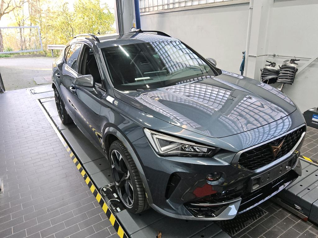 Cupra Formentor VZ e-Hybrid SUV - Mobil SUV: gambar 2 Cupra Formentor VZ e-Hybrid SUV - Mobil SUV: gambar 2