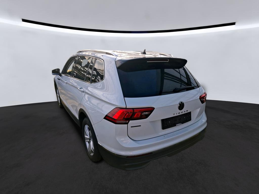 Volkswagen Tiguan Allspace Life SUV - Mobil SUV: gambar 3 Volkswagen Tiguan Allspace Life SUV - Mobil SUV: gambar 3