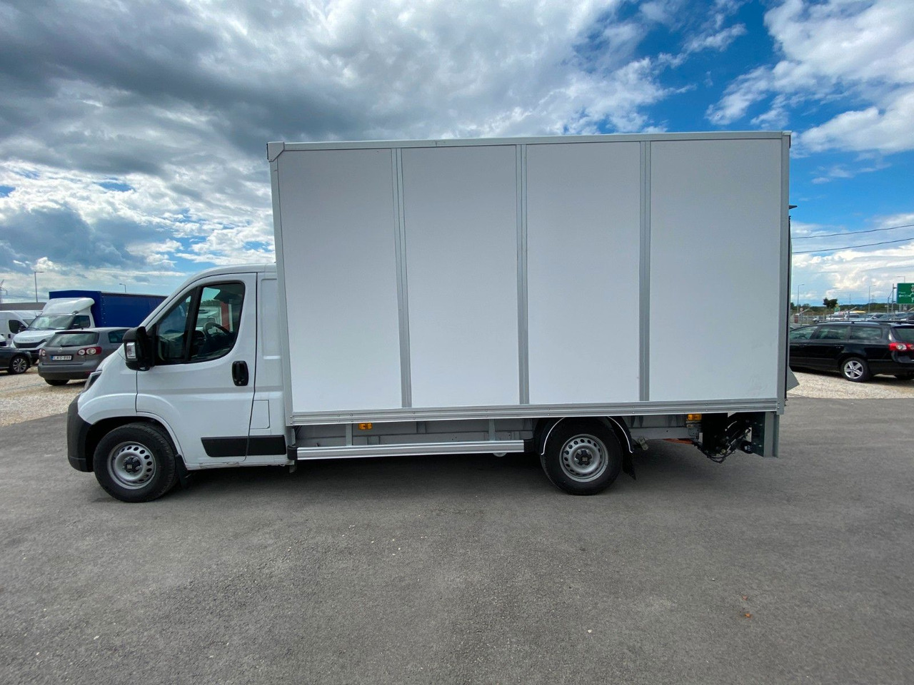 Fiat Ducato KOFFER+LBW L4 140 Multijet Maxi - Van box: gambar 4 Fiat Ducato KOFFER+LBW L4 140 Multijet Maxi - Van box: gambar 4