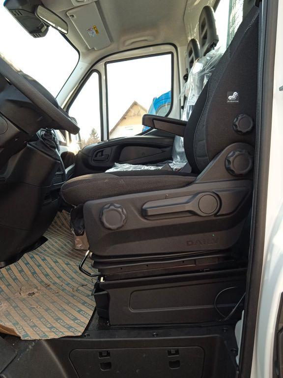 Iveco Daily 35C18H Dreiseitenkipper Iveco Daily 35C18H Dreiseitenkipper - Van jungkit: gambar 4 Iveco Daily 35C18H Dreiseitenkipper Iveco Daily 35C18H Dreiseitenkipper - Van jungkit: gambar 4