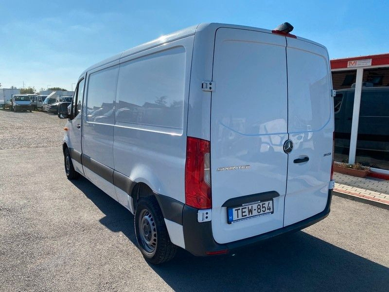 Mercedes-Benz Sprinter III Kasten FWD 211/215 CDI FWD L2 - Van berpendingin: gambar 4 Mercedes-Benz Sprinter III Kasten FWD 211/215 CDI FWD L2 - Van berpendingin: gambar 4