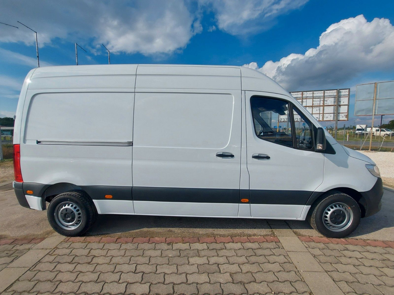 Mercedes-Benz Sprinter Kühlkastenwagen - Van berpendingin: gambar 5 Mercedes-Benz Sprinter Kühlkastenwagen - Van berpendingin: gambar 5