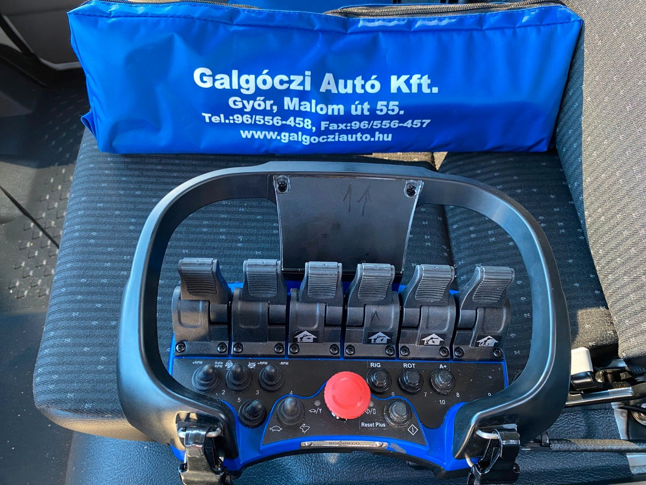 Leasing  Mitsubishi FUSO CANTER 6C18 4WD PRITSCHE+PM 6522P KRAN Mitsubishi FUSO CANTER 6C18 4WD PRITSCHE+PM 6522P KRAN: gambar 6