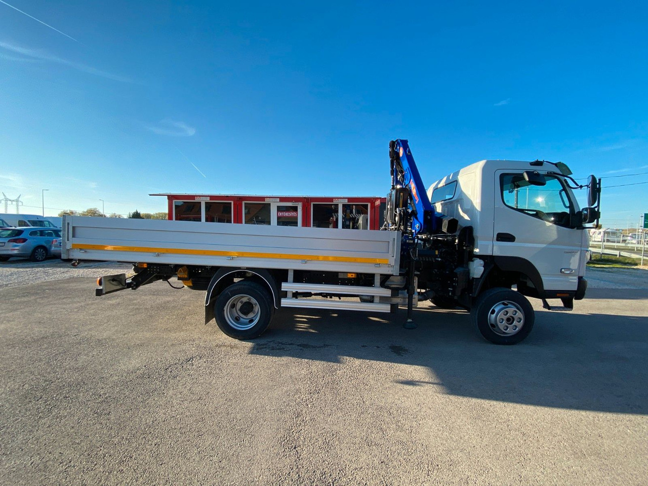 Mitsubishi FUSO CANTER 6C18 4WD PRITSCHE+PM 6522P KRAN - Van flatbed: gambar 2 Mitsubishi FUSO CANTER 6C18 4WD PRITSCHE+PM 6522P KRAN - Van flatbed: gambar 2
